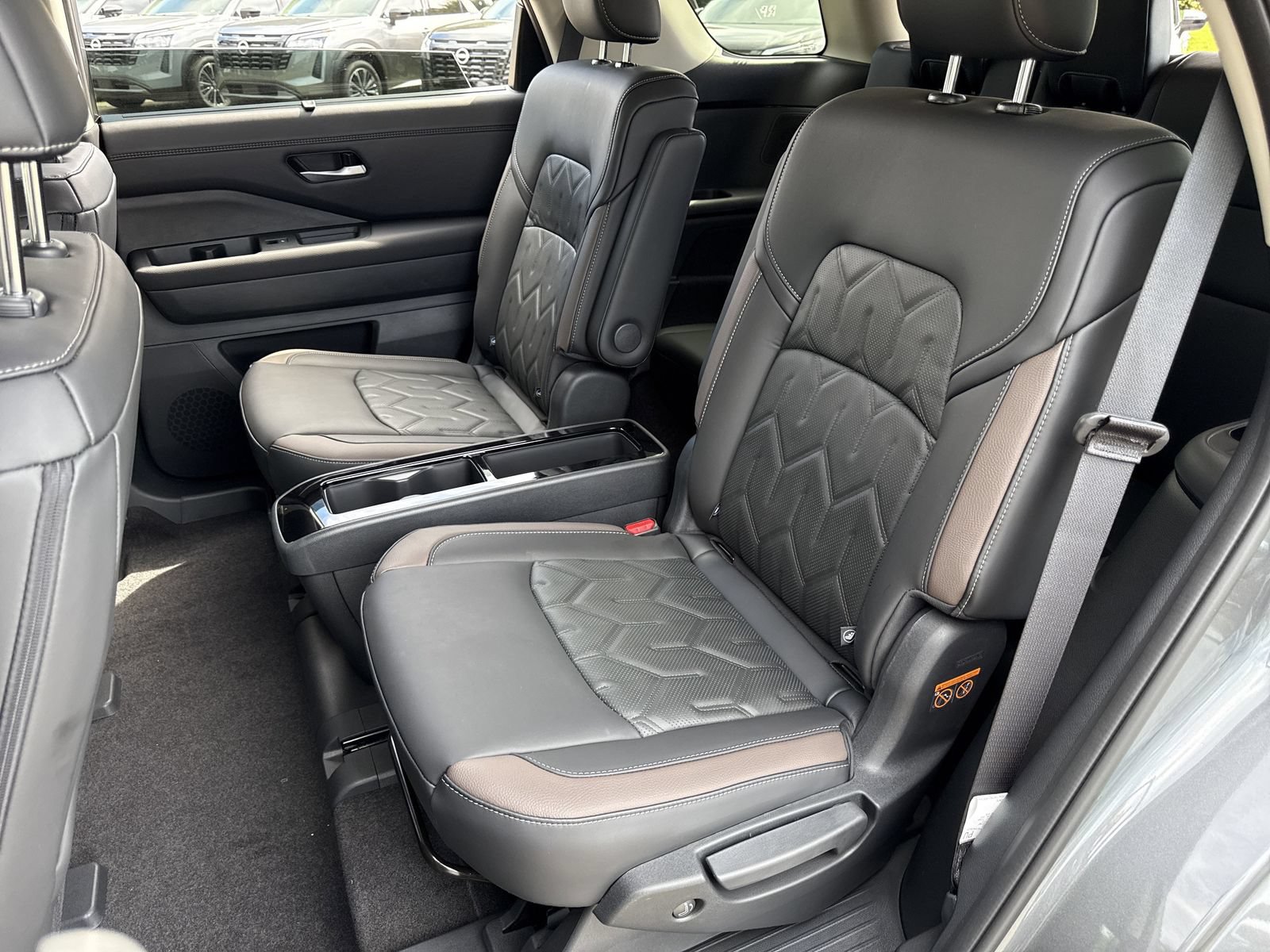 New 2026 Nissan Pathfinder Platinum FWD image 17