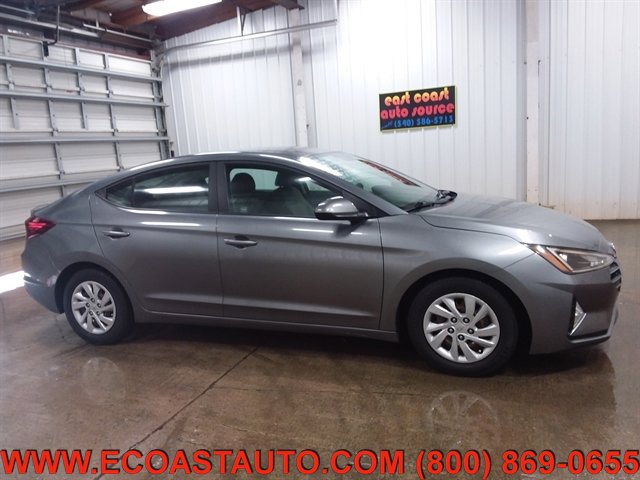 Used 2019 Hyundai Elantra SE FWD image 2