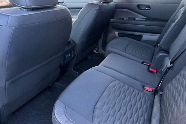 New 2026 Nissan Pathfinder SV image 13