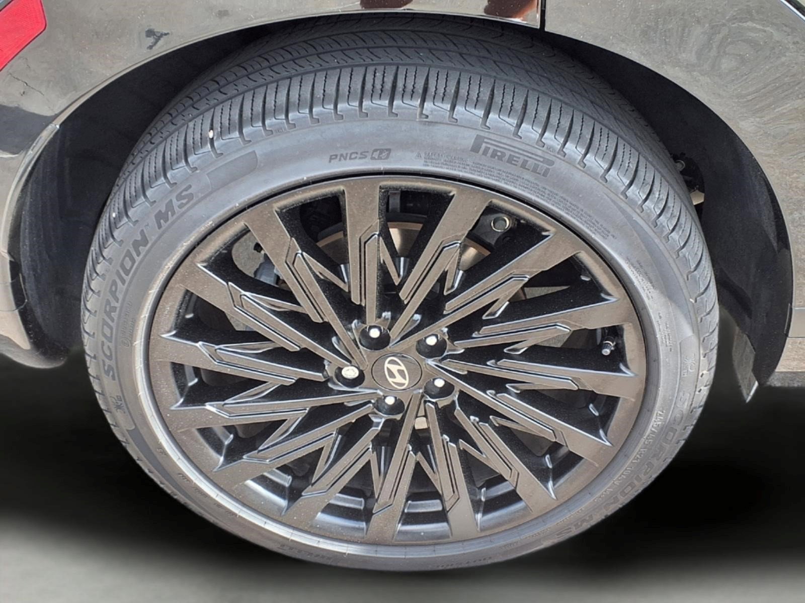 Used 2024 Hyundai Santa Fe Calligraphy image 9