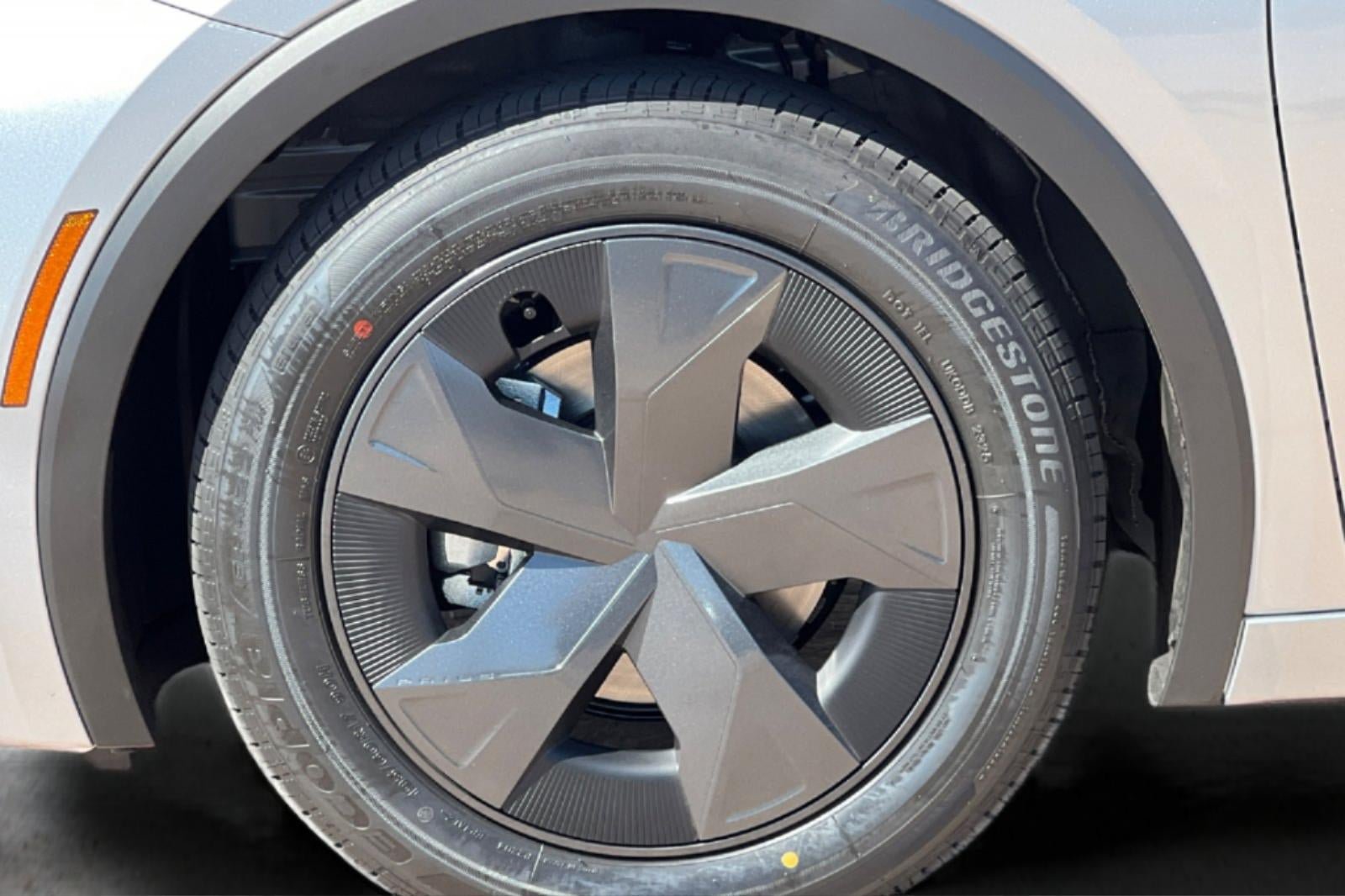 New 2026 Toyota Prius LE FWD image 30