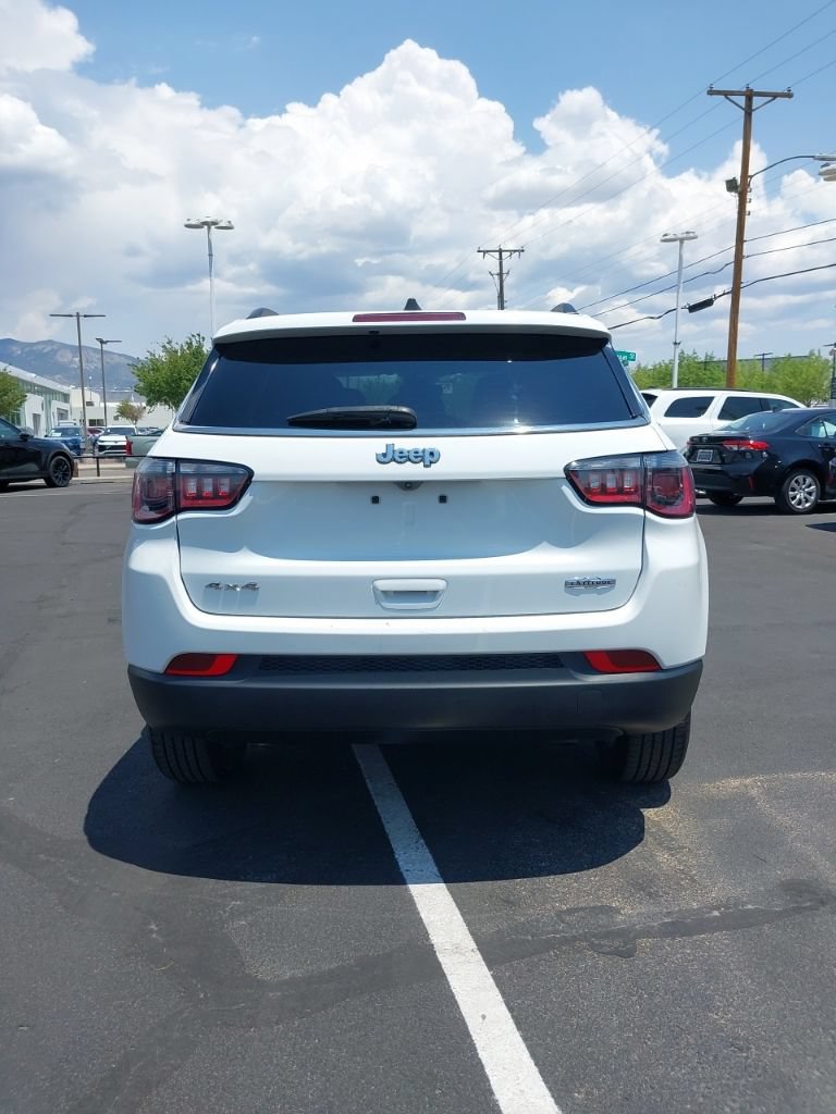 Used 2024 Jeep Compass Latitude AWD/4WD image 3