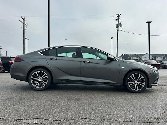 Used 2018 Buick Regal Essence w/ Driver Confidence Package #1 image 6