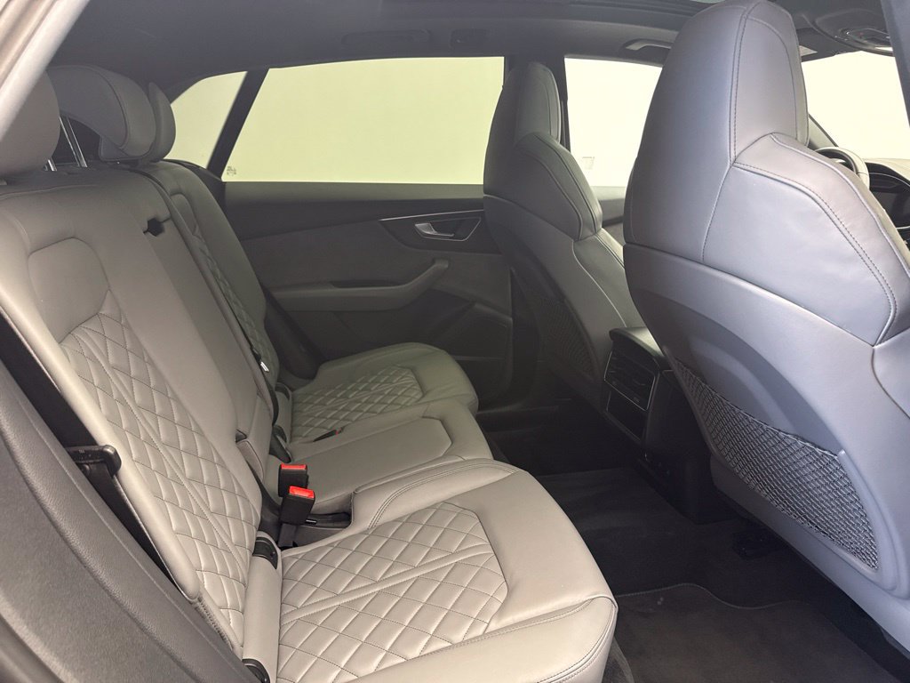 Certified 2022 Audi SQ8 Premium Plus AWD/4WD image 30