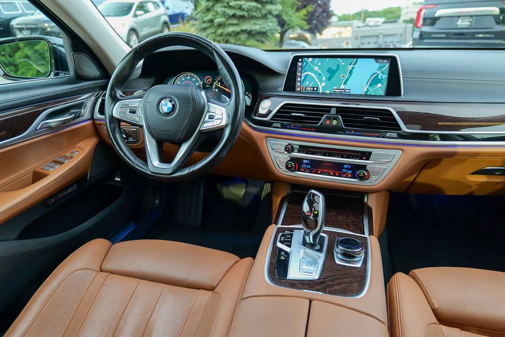 Used 2018 BMW 740i xDrive AWD/4WD image 41