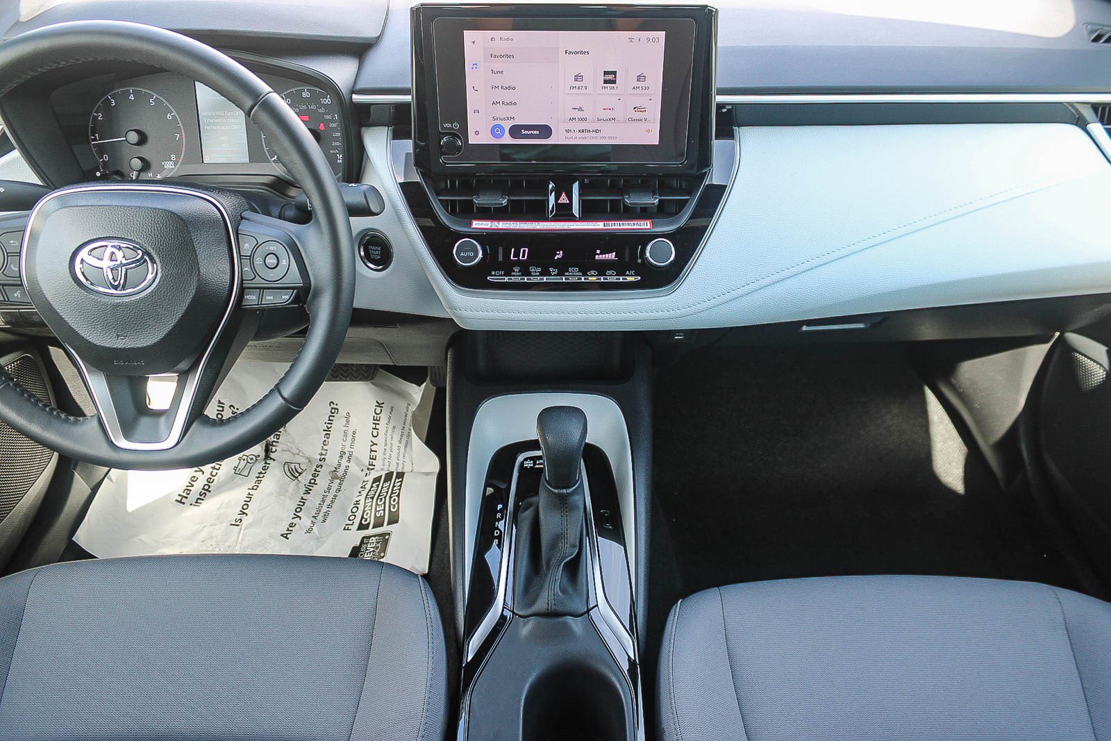 Used 2025 Toyota Corolla SE image 13