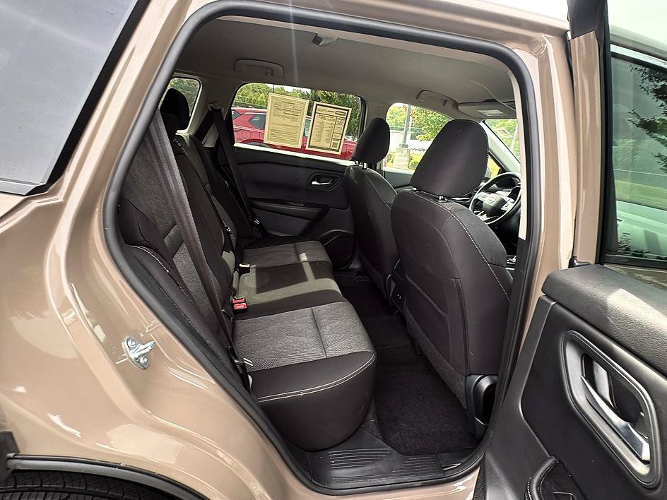 Certified 2025 Nissan Rogue SV AWD/4WD image 22