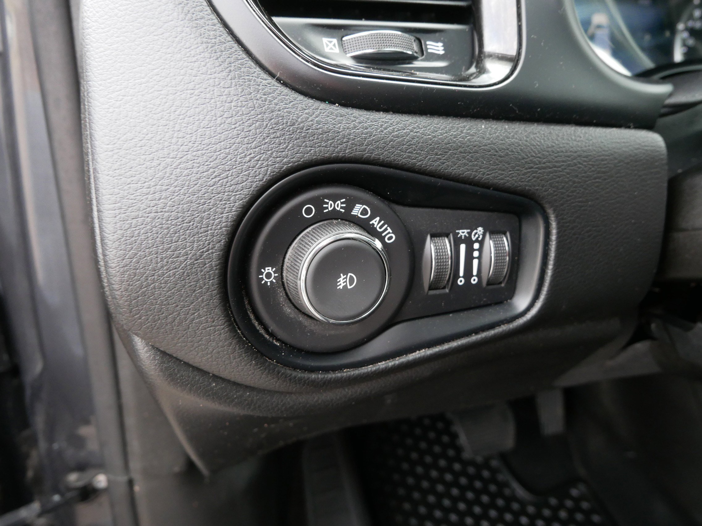 Used 2023 Jeep Renegade Altitude w/ Sun/Sound Group image 23