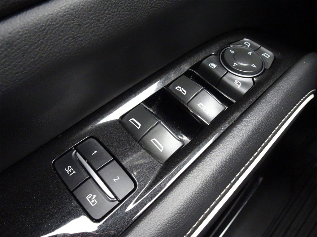 Certified 2022 Cadillac Escalade ESV Premium Luxury image 22