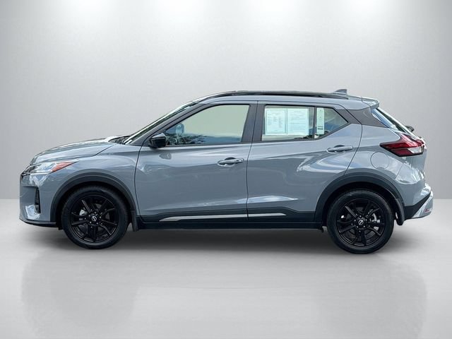 Used 2023 Nissan Kicks SR w/ SR Premium Package FWD image 5