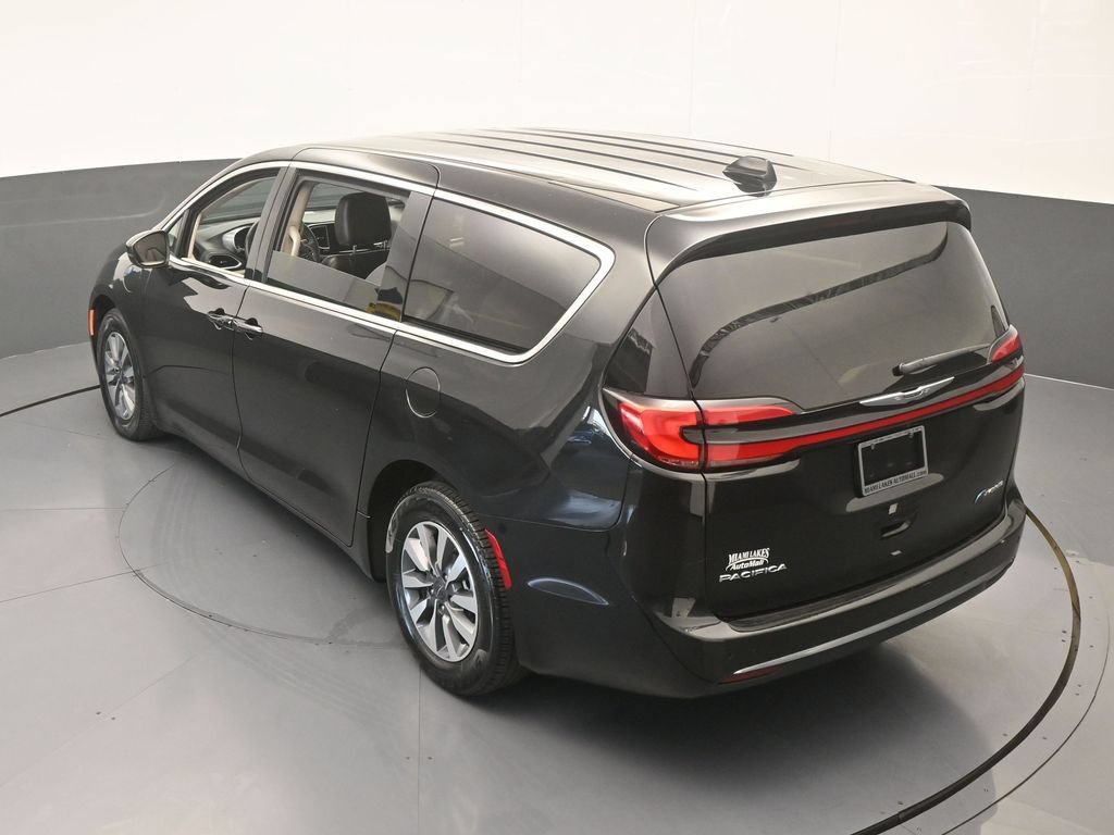 Used 2023 Chrysler Pacifica Touring-L FWD image 49