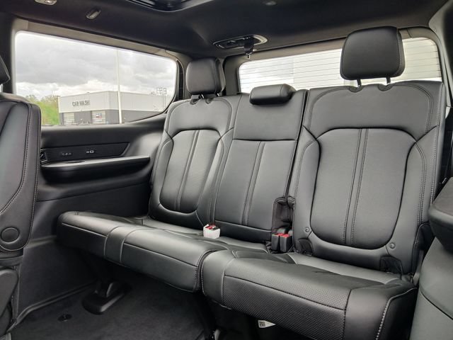 New 2026 Jeep Grand Wagoneer Limited AWD/4WD image 13