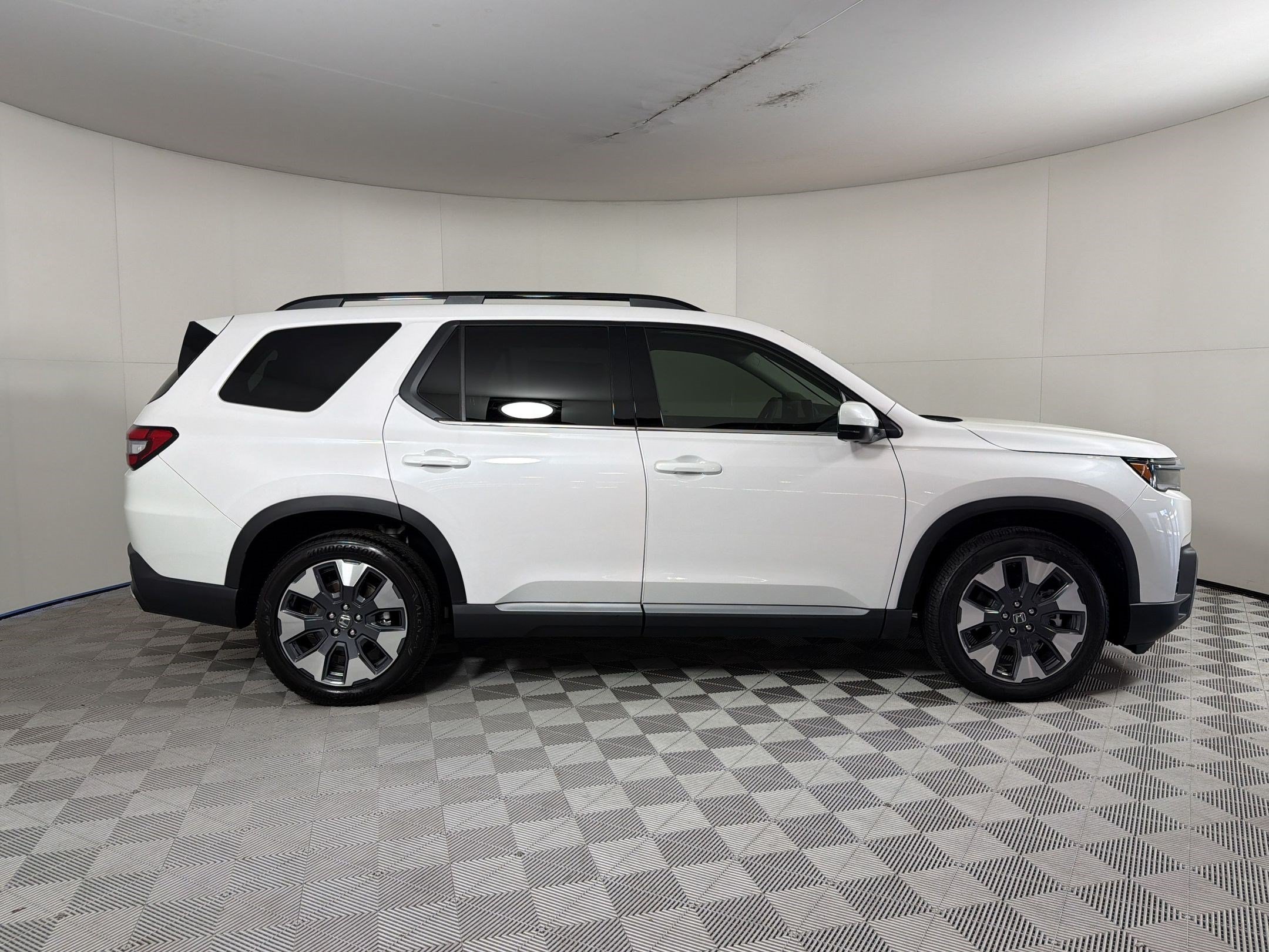 New 2026 Honda Pilot Touring image 8