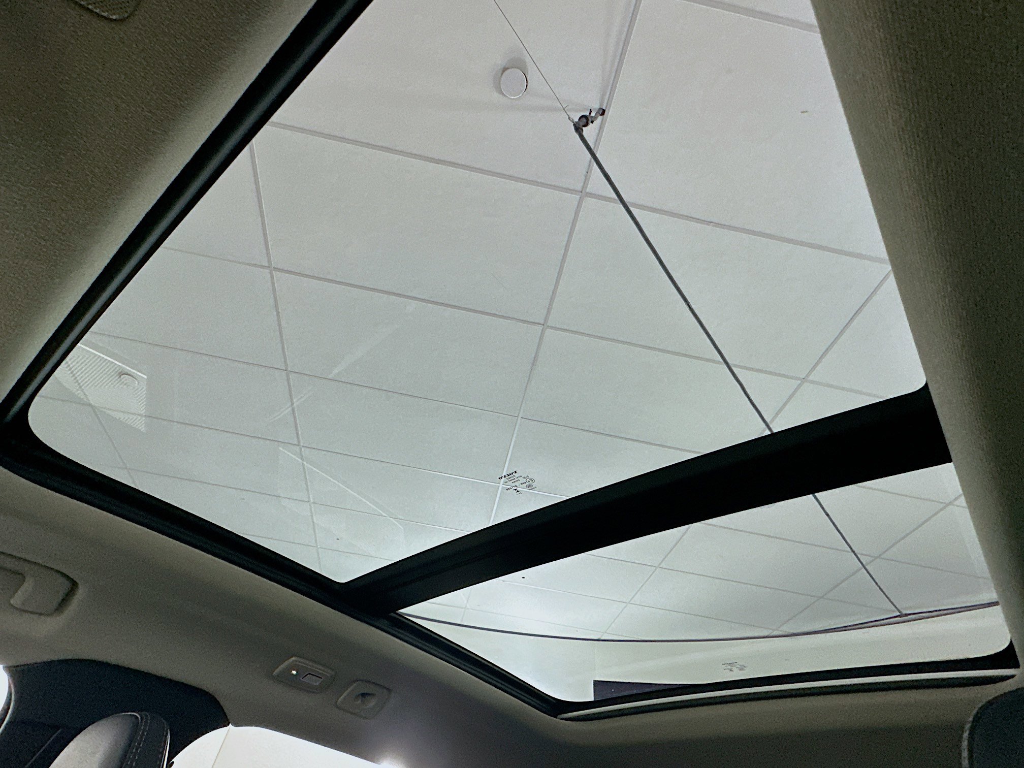 Used 2025 Volvo XC40 B5 Plus image 24