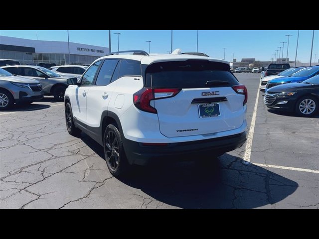 Used 2023 GMC Terrain SLE w/ Driver Convenience Package image 7