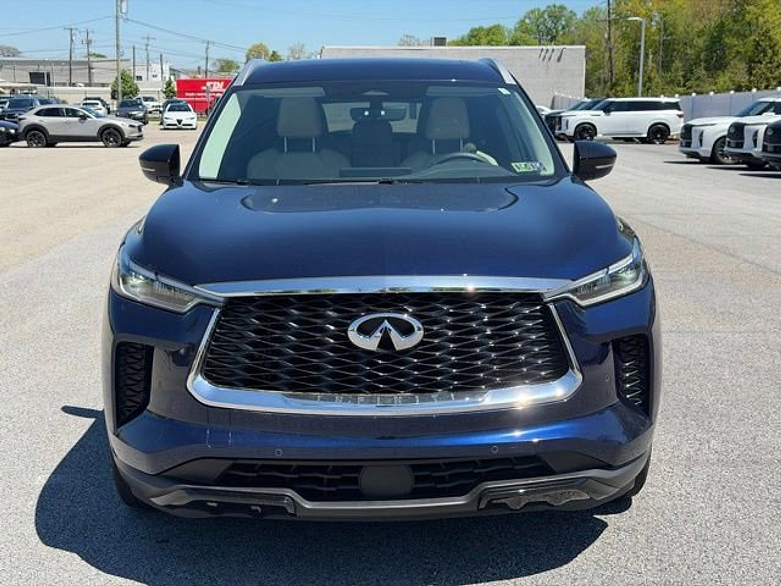 Certified 2023 INFINITI QX60 Luxe w/ Cargo Package AWD/4WD image 2