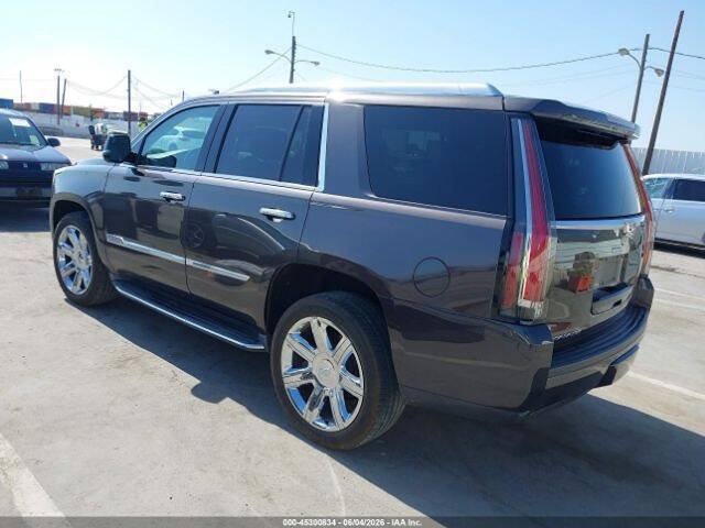 Used 2016 Cadillac Escalade Luxury RWD image 5