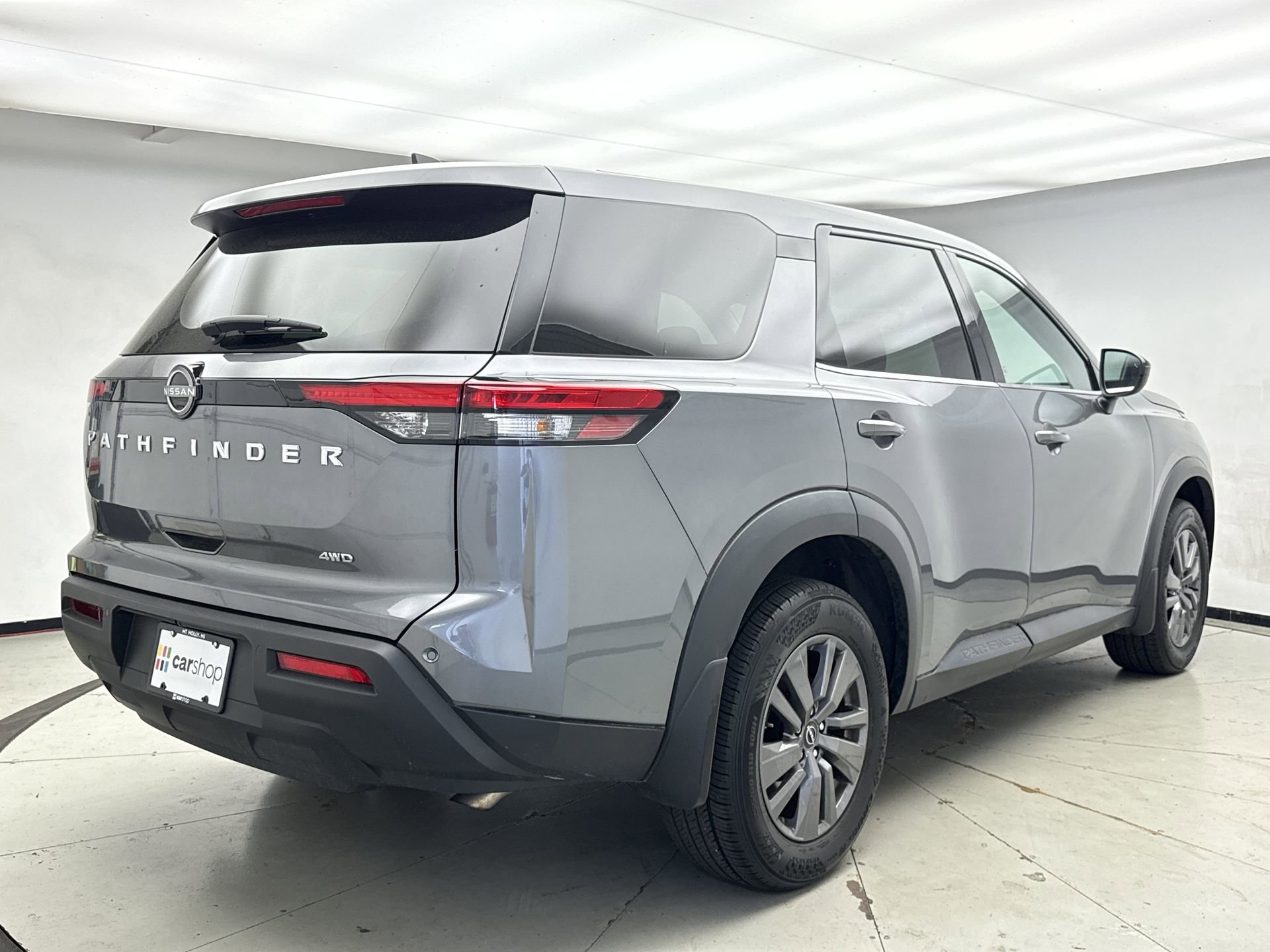 Used 2024 Nissan Pathfinder S AWD/4WD image 5