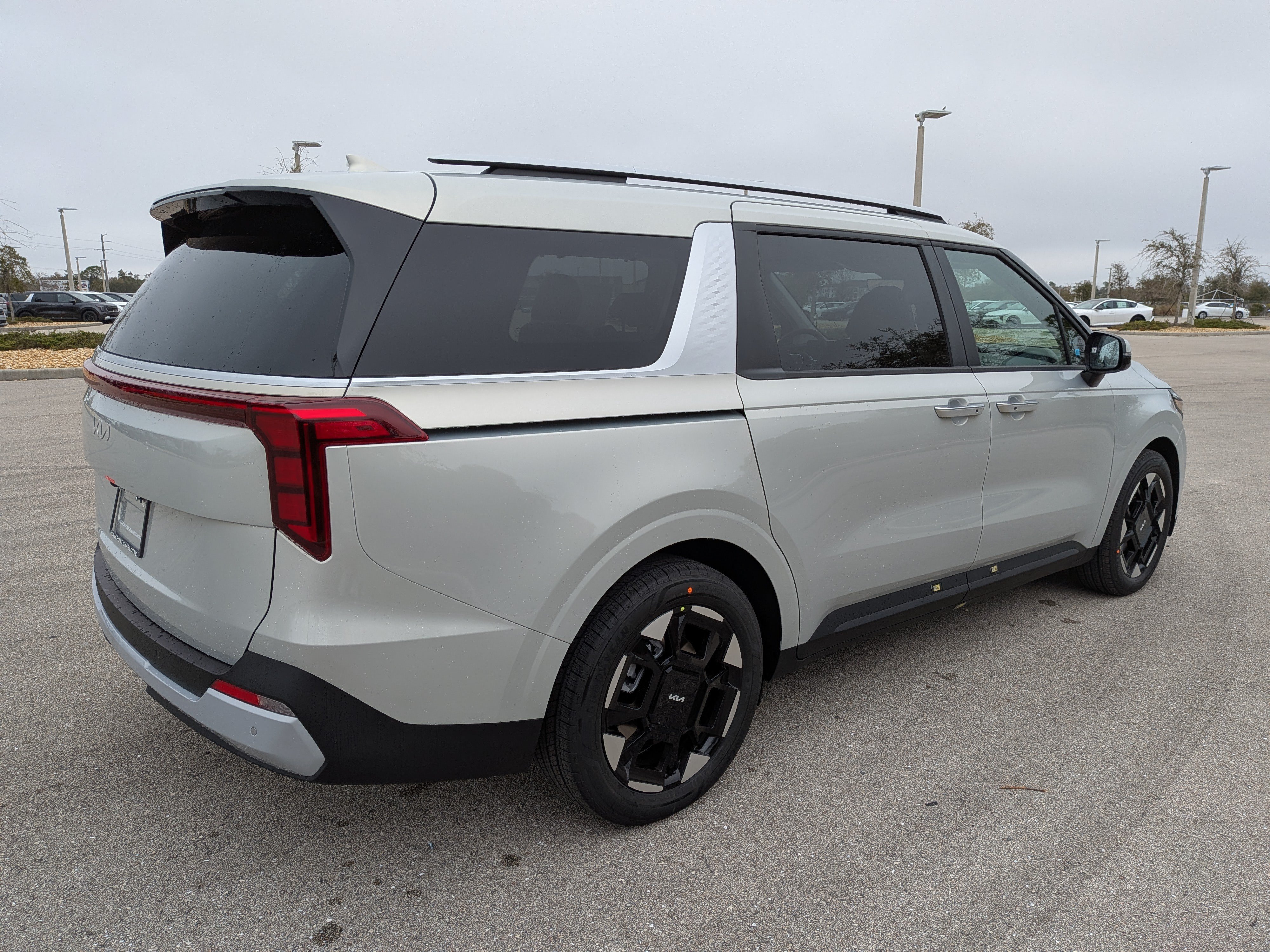 New 2026 Kia Carnival EX FWD image 5