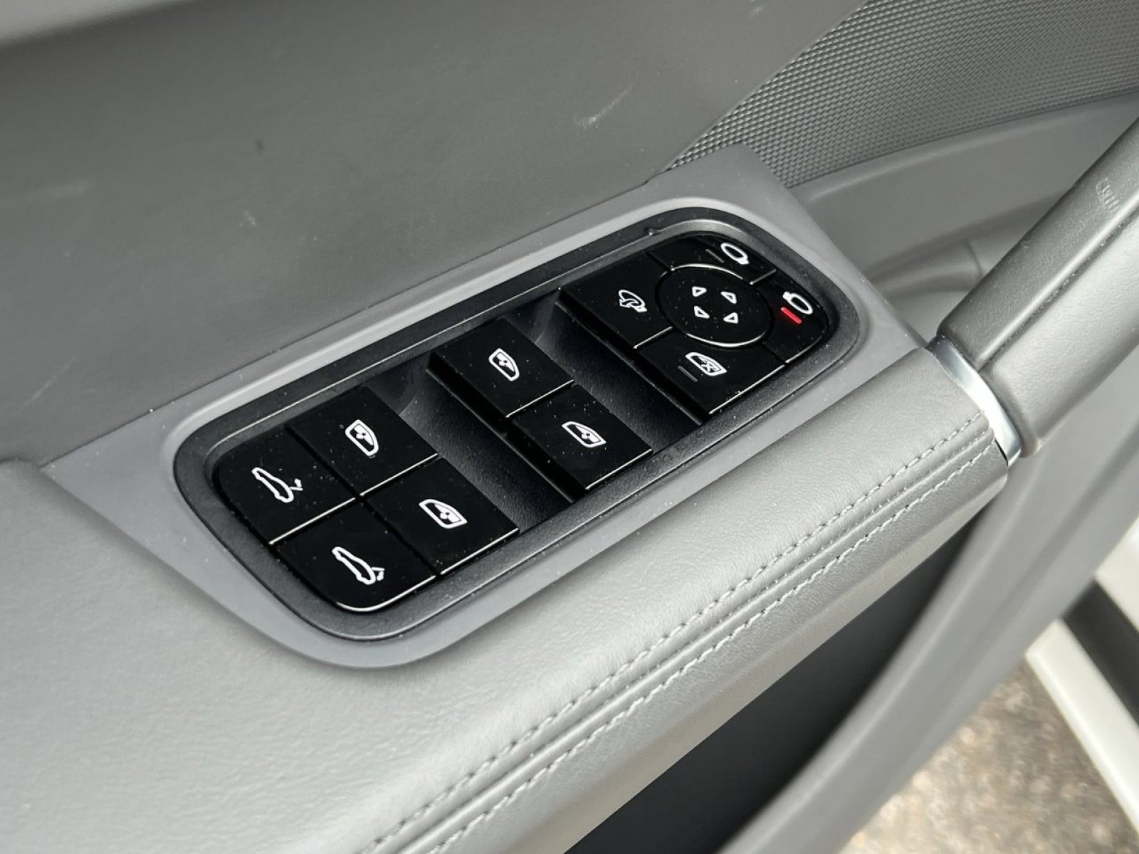 Used 2021 Porsche Cayenne GTS AWD/4WD image 20