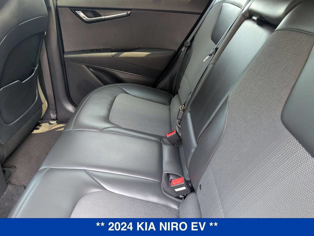 Used 2024 Kia Niro Wind w/ Wind Preserve Package FWD image 16
