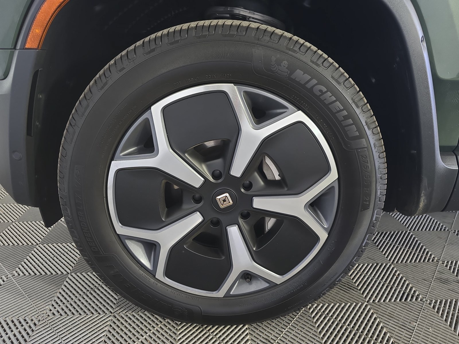 Used 2024 Rivian R1T Adventure Dual AWD/4WD image 9
