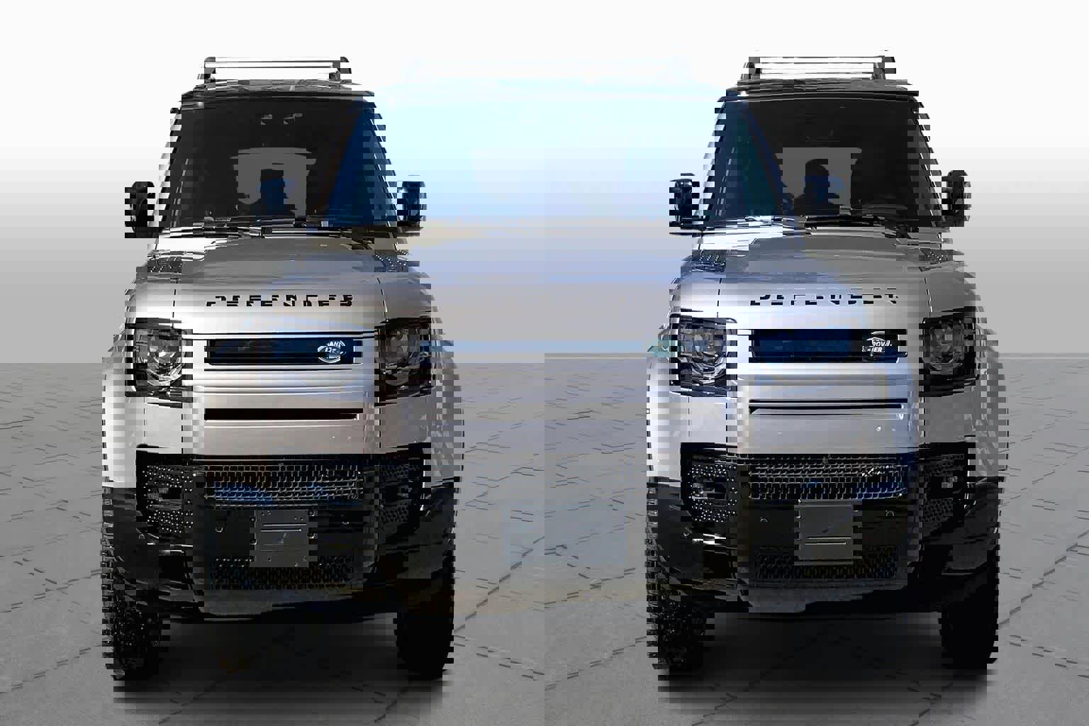 Used 2023 Land Rover Defender 130 X-Dynamic SE image 3