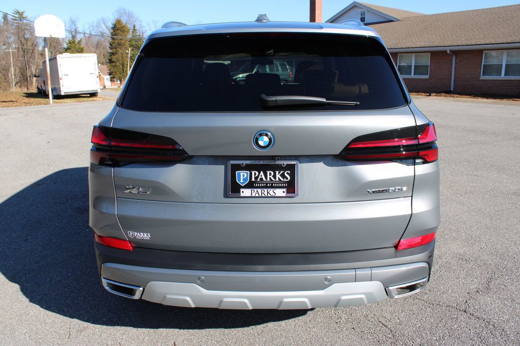 New 2026 BMW X5 xDrive50e w/ Climate Comfort Package image 7