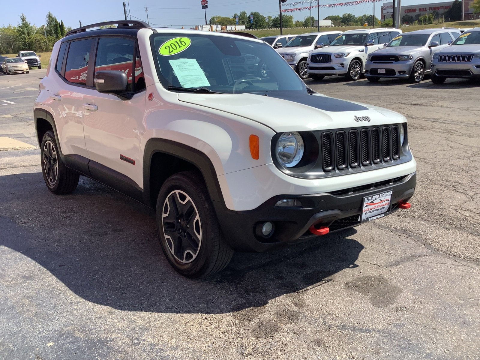 Used 2016 Jeep Renegade Trailhawk image 3