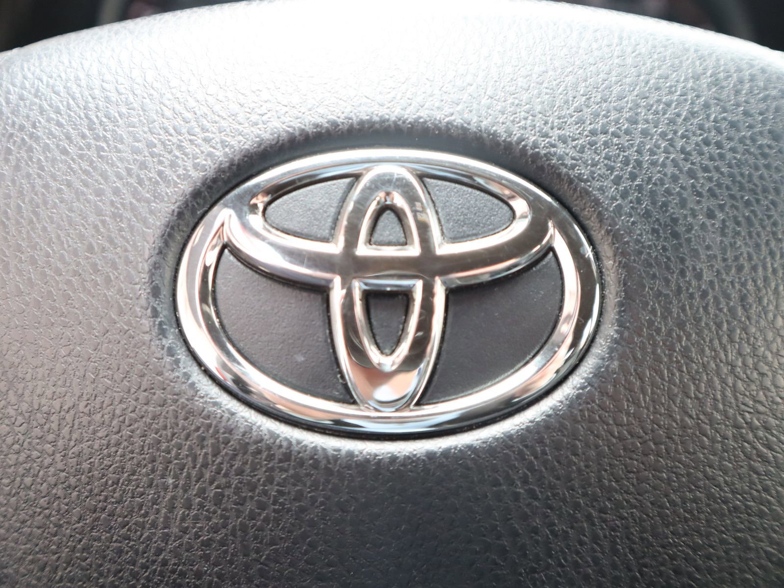 Used 2017 Toyota RAV4 SE w/ Advanced Technology Package AWD/4WD image 35