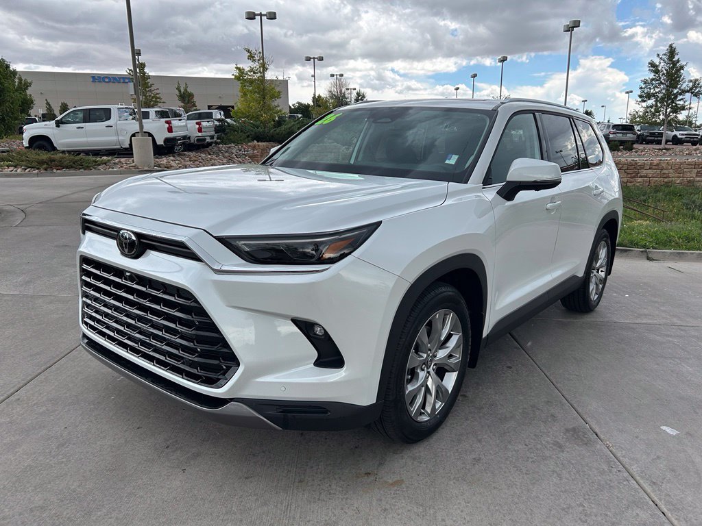 Used 2026 Toyota Grand Highlander AWD image 3