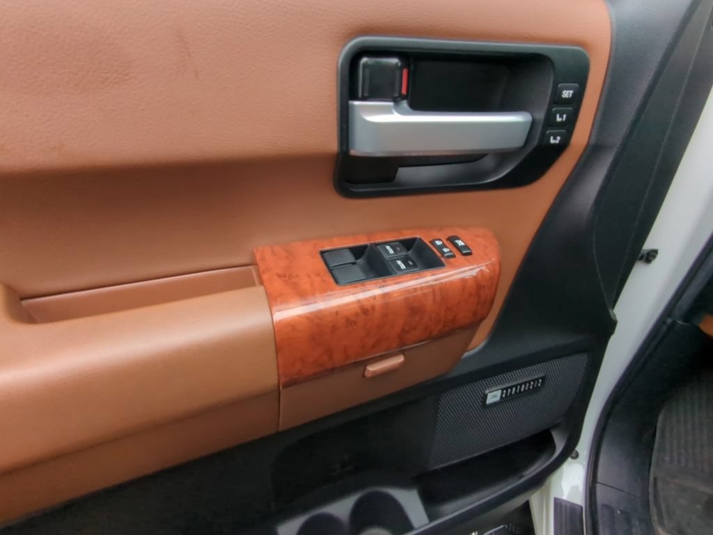 Used 2020 Toyota Sequoia Platinum AWD/4WD image 8