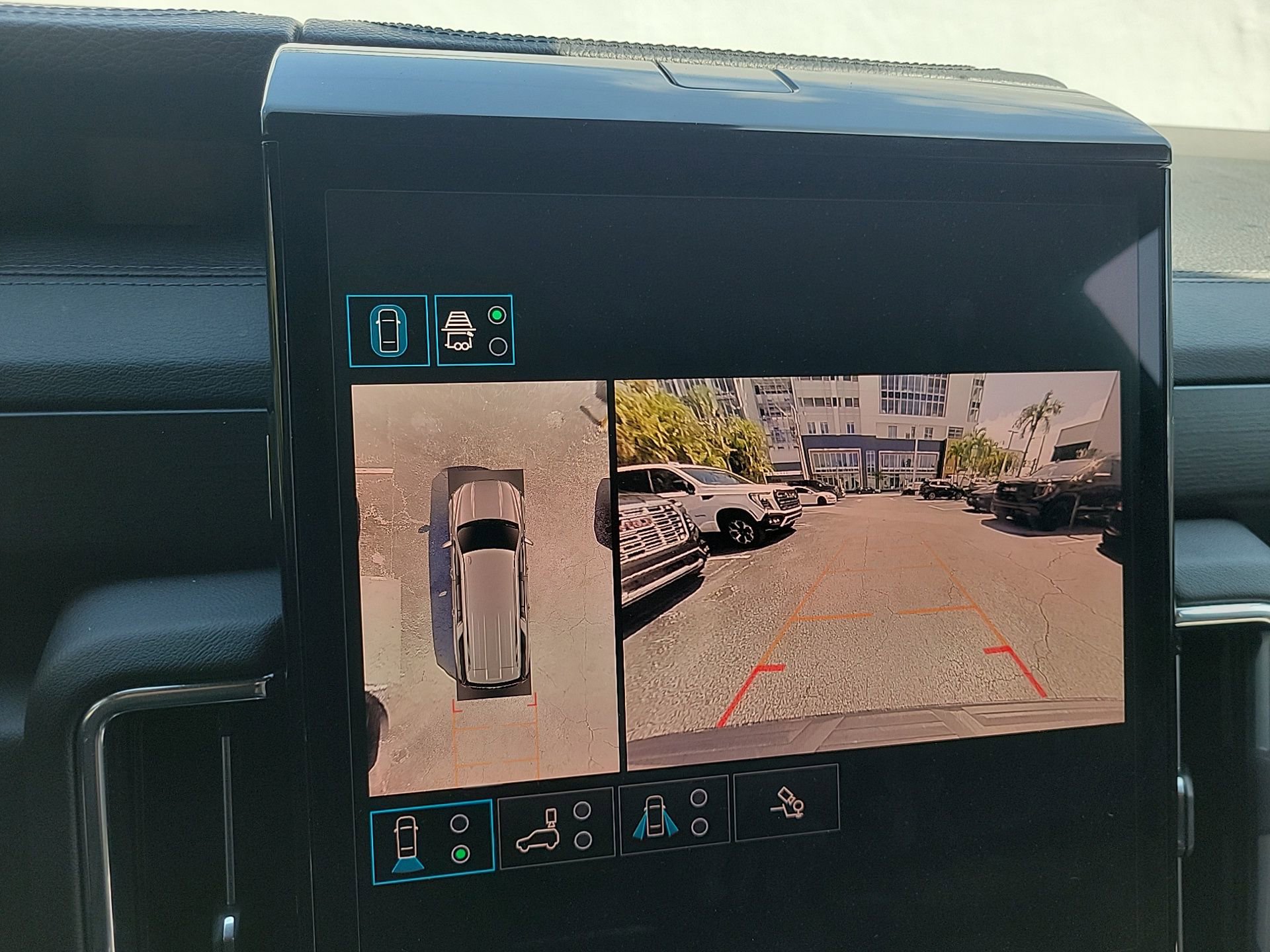 Used 2025 GMC Yukon XL Denali image 37