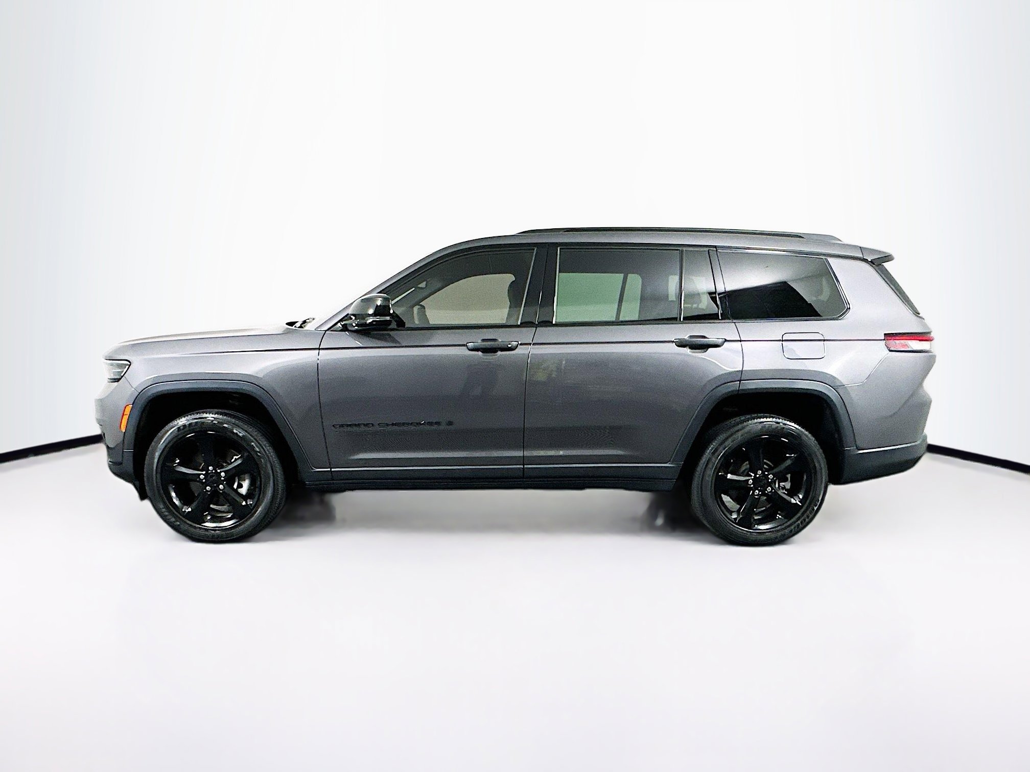 Used 2023 Jeep Grand Cherokee L Laredo AWD/4WD image 4