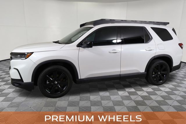 Used 2025 Honda Pilot Black Edition image 11