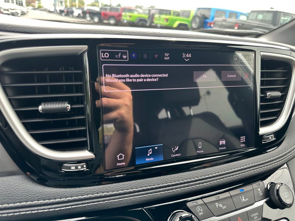 New 2026 Chrysler Pacifica Select image 19