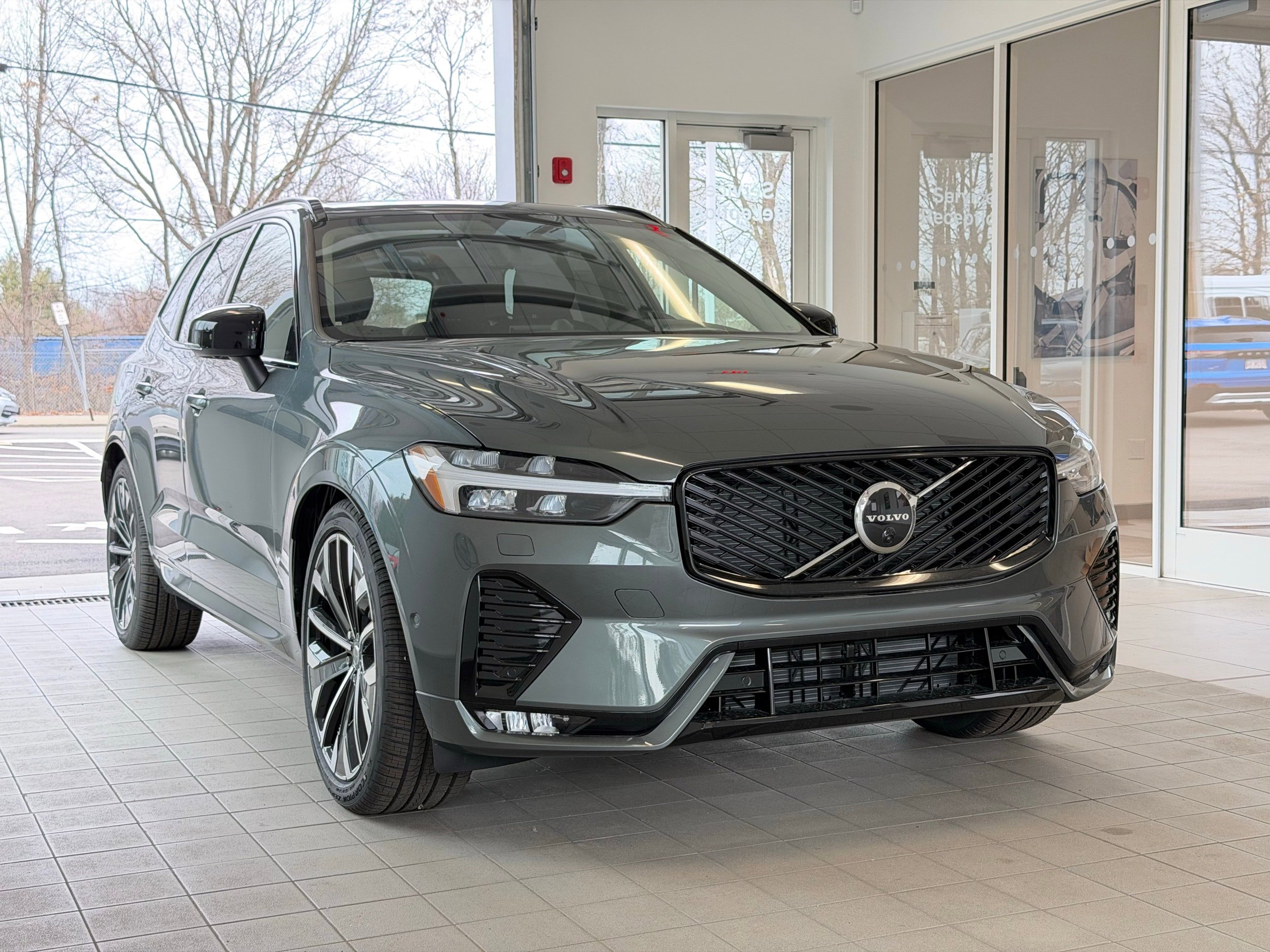 New 2026 Volvo XC60 B5 Ultra w/ Protection Package Premier AWD/4WD image 5