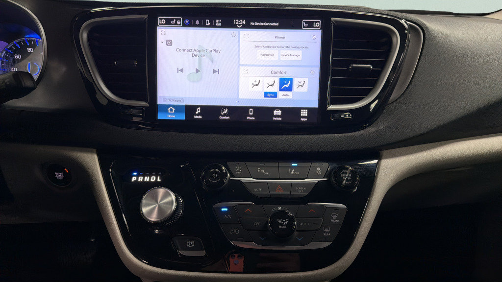Used 2024 Chrysler Pacifica Touring-L FWD image 40