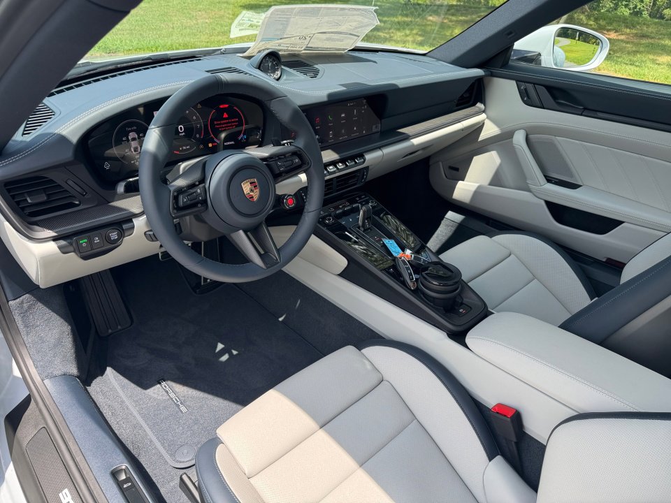 Certified 2025 Porsche 911 Carrera S image 4