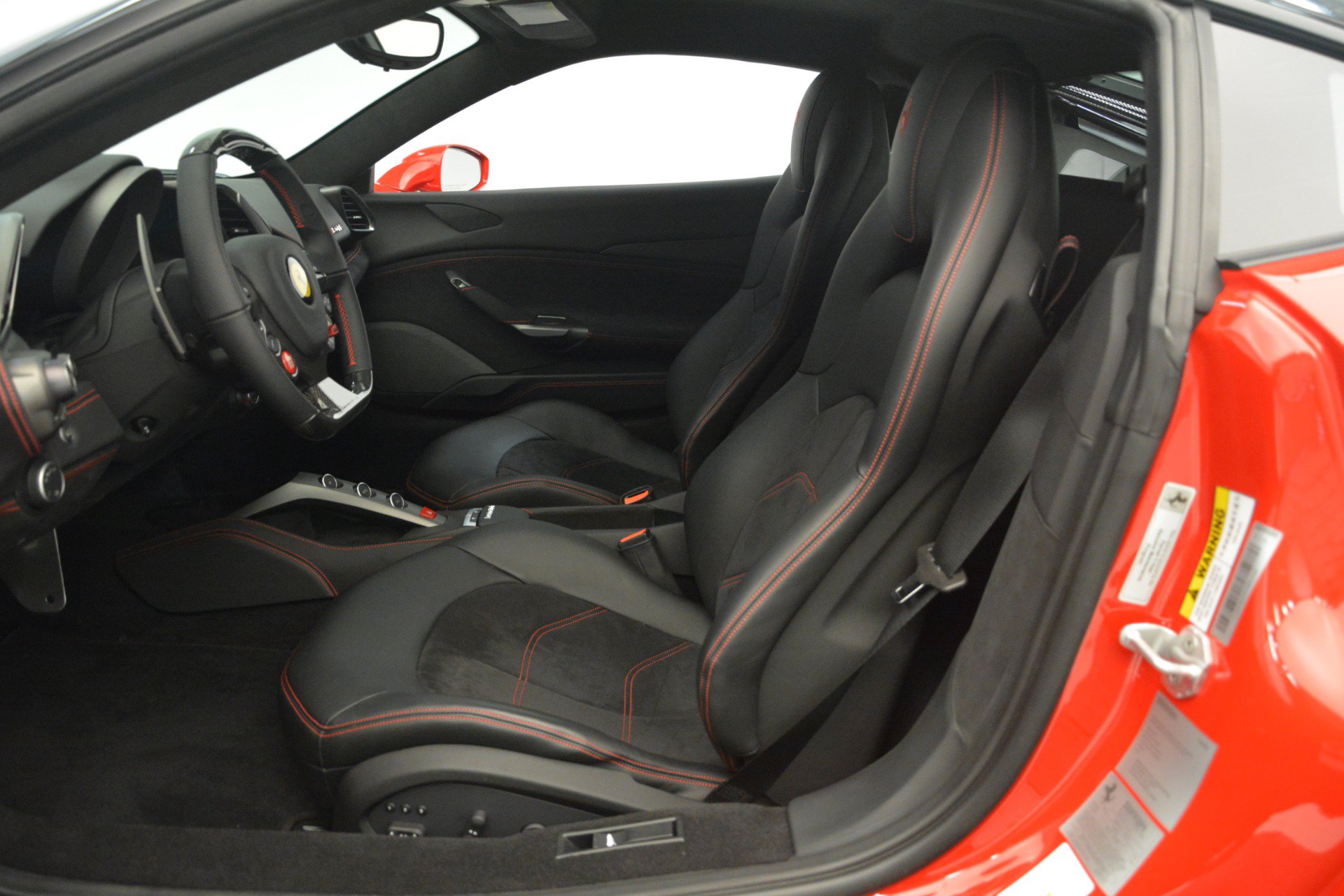 Certified 2018 Ferrari 488 GTB RWD image 14