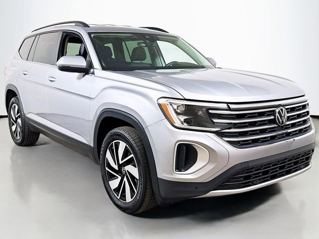Used 2025 Volkswagen Atlas SE image 3