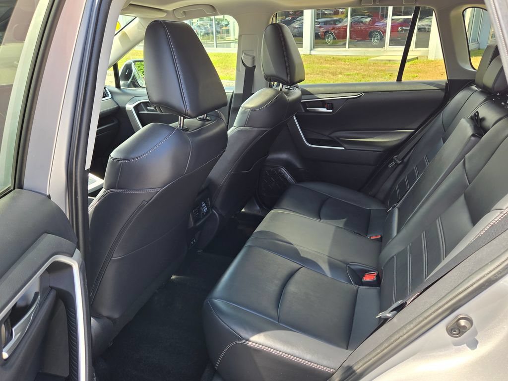 Used 2020 Toyota RAV4 XLE Premium AWD/4WD image 15