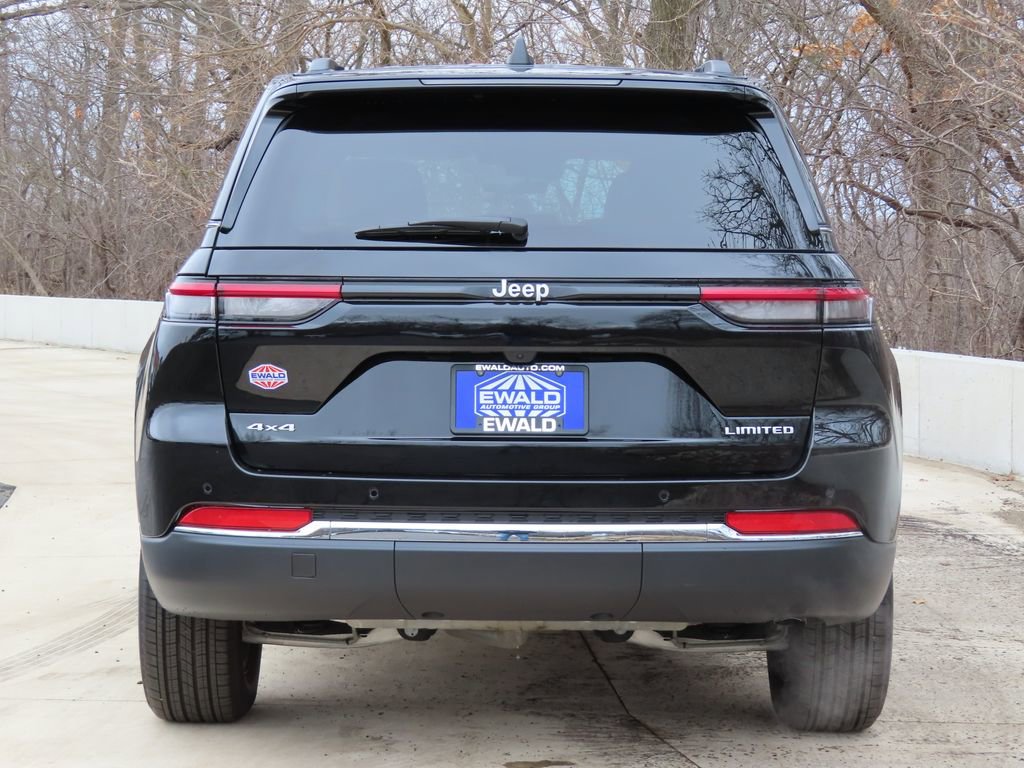 Used 2025 Jeep Grand Cherokee Limited AWD/4WD image 13