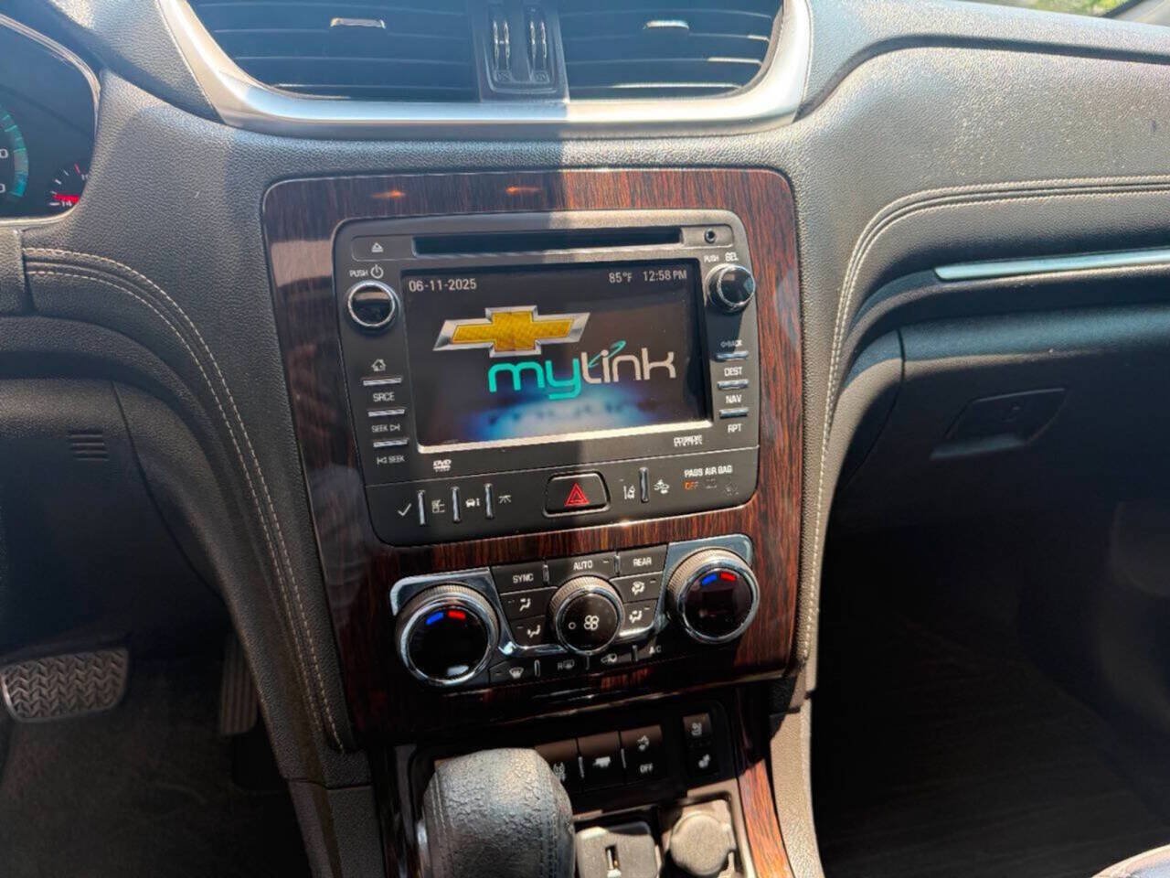 Used 2015 Chevrolet Traverse LTZ w/ LPO, 'HIT The Road' Package AWD/4WD image 17