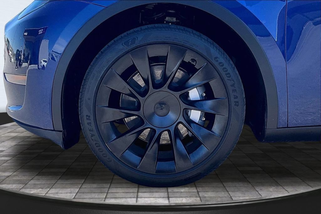 Used 2023 Tesla Model Y Long Range AWD/4WD image 9