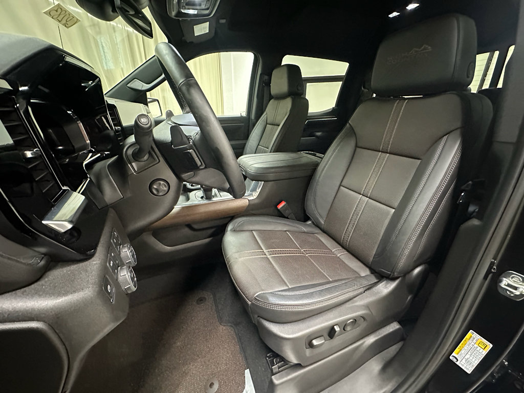 Certified 2026 Chevrolet Silverado 1500 High Country w/ Midnight Edition AWD/4WD image 28
