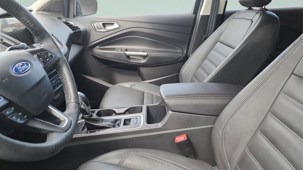 Used 2019 Ford Escape Titanium w/ U0J03 - Titanium Tow Package image 5