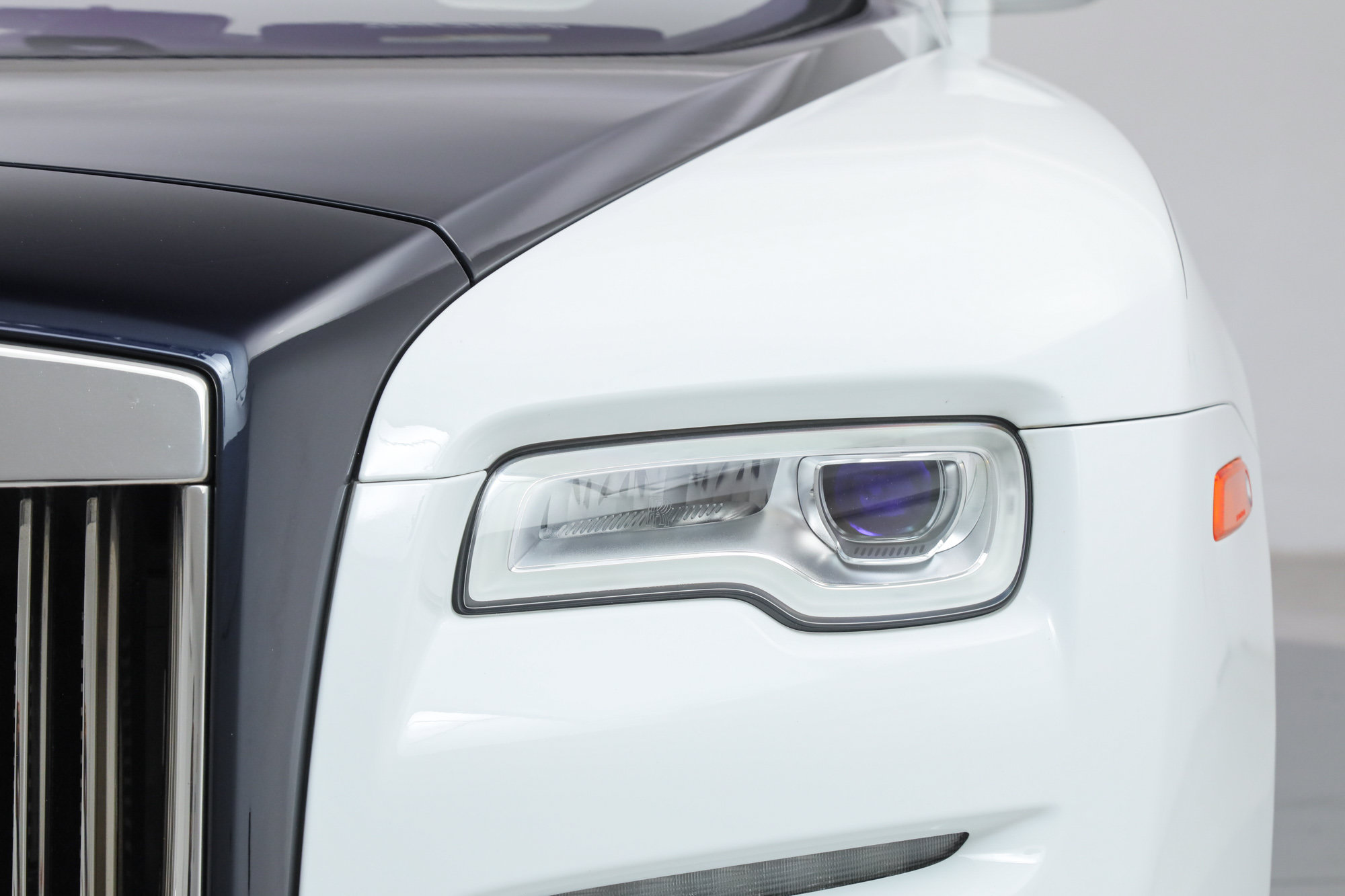 Used 2017 Rolls-Royce Dawn RWD image 14