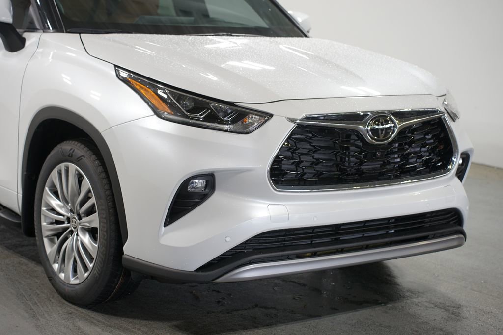 New 2026 Toyota Highlander Platinum AWD/4WD image 4