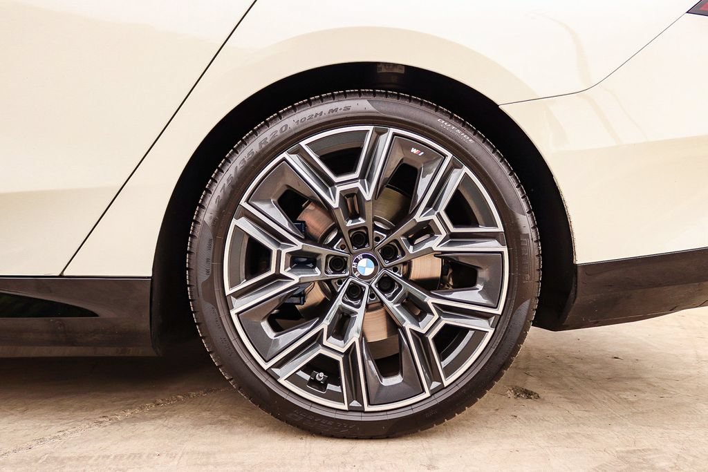 Used 2026 BMW i5 eDrive40 w/ M Sport Package RWD image 12
